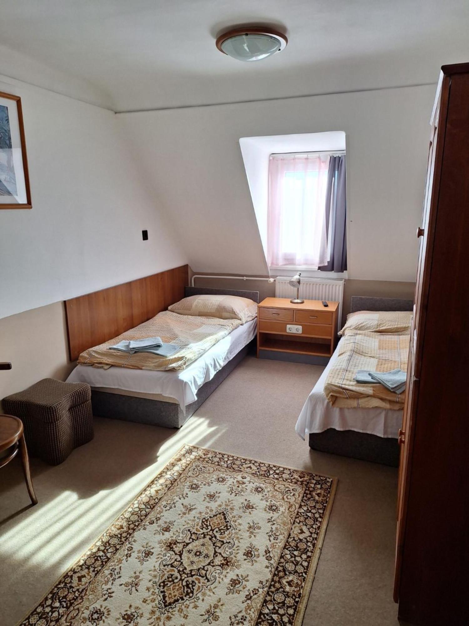 Fenyő Panzió Mezőkövesd Exterior foto