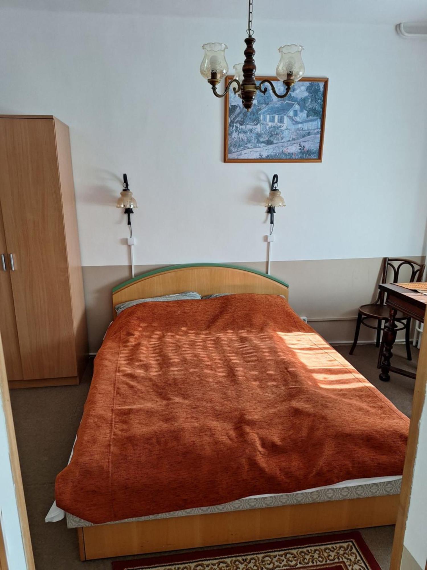 Fenyő Panzió Mezőkövesd Exterior foto