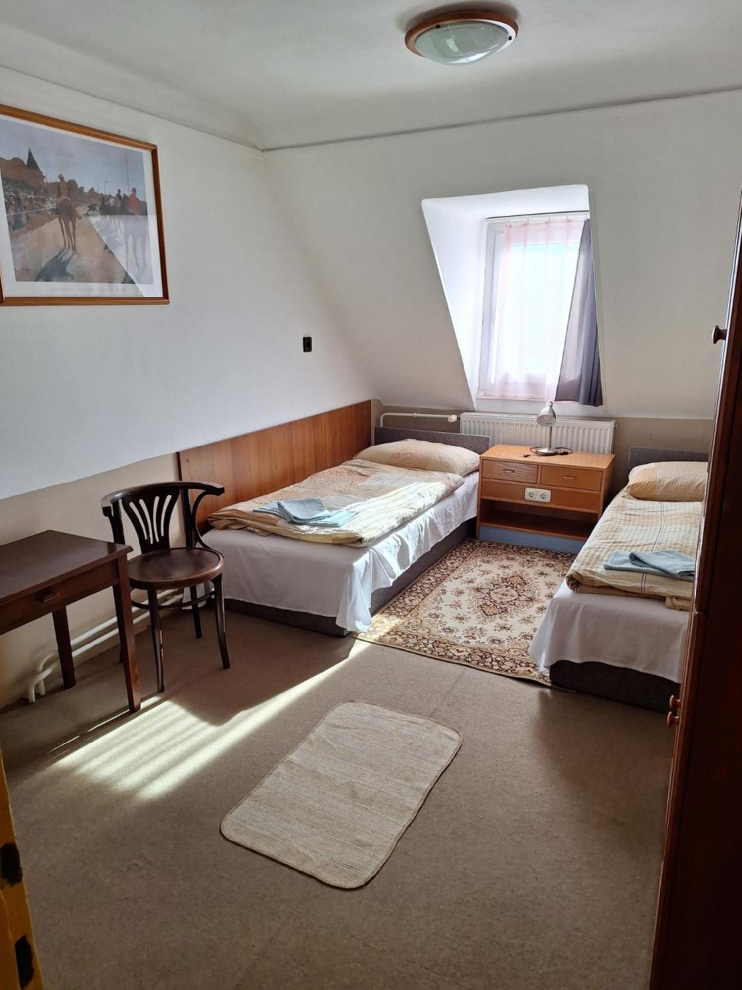 Fenyő Panzió Mezőkövesd Exterior foto