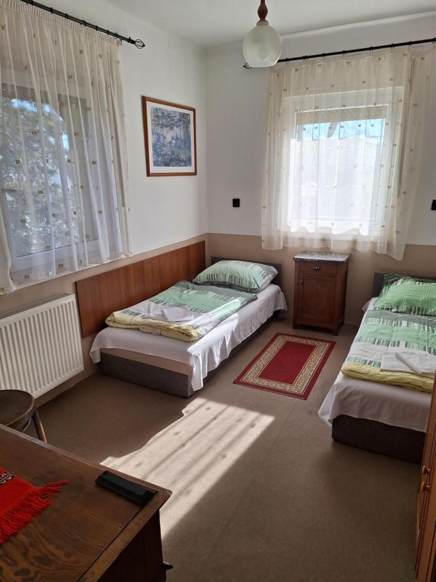 Fenyő Panzió Mezőkövesd Exterior foto